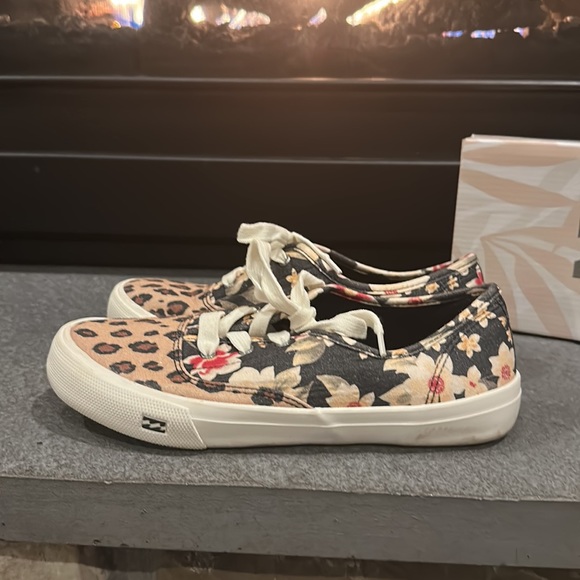 Billabong Canvas Shoes Seascape Daze Floral and Leopard Print - Picture 3 of 7